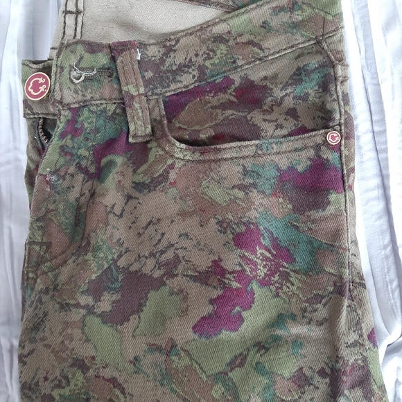 C Wonder Faux Camouflage Style Skinny Jeans - Picture 12 of 12